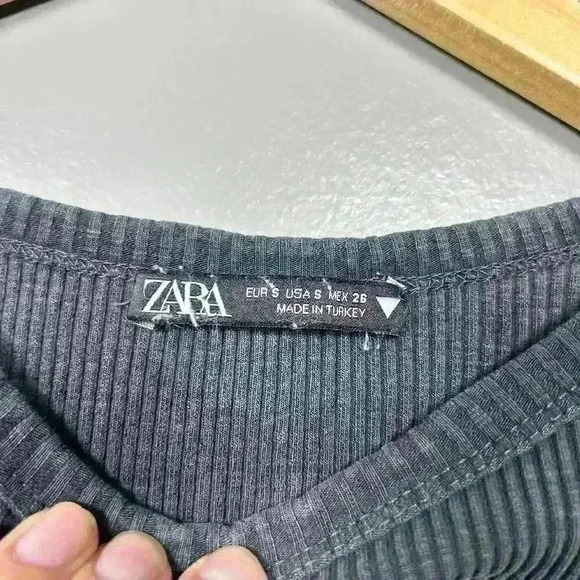 ZARA Vintage Black Wash Ribbed Long Sleeve Crop Top Boxy Basic Women Small - Picture 6 of 8